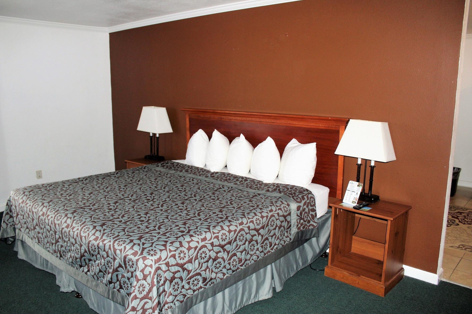 Days Inn By Wyndham אוורט מראה חיצוני תמונה