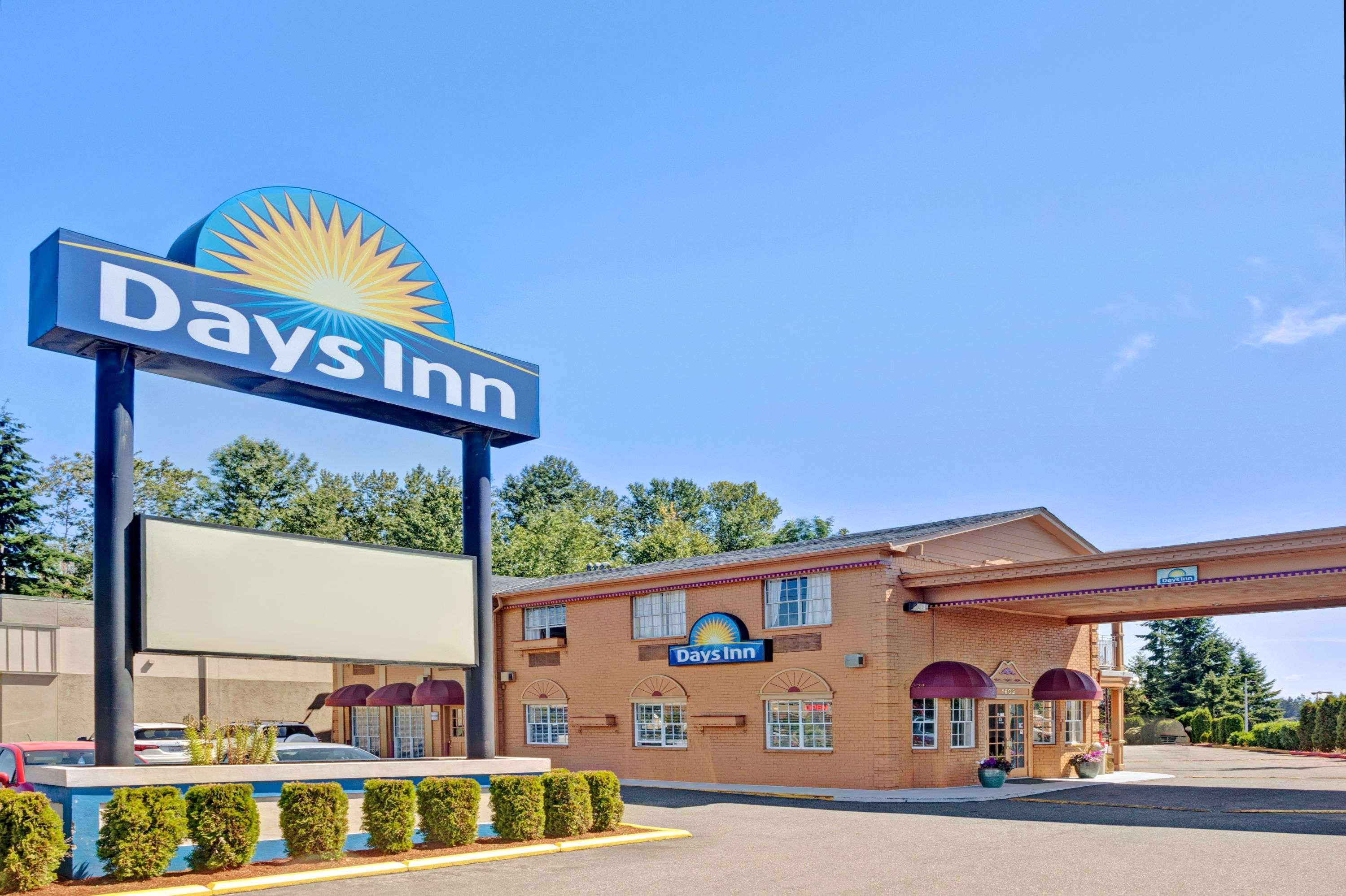 Days Inn By Wyndham אוורט מראה חיצוני תמונה