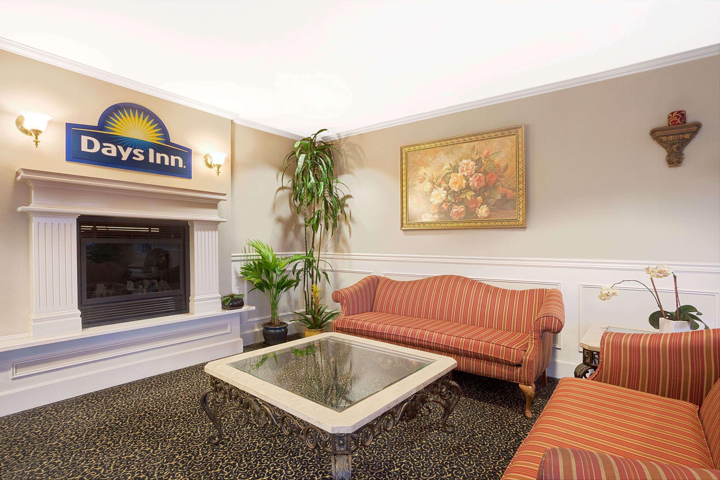 Days Inn By Wyndham אוורט מראה חיצוני תמונה
