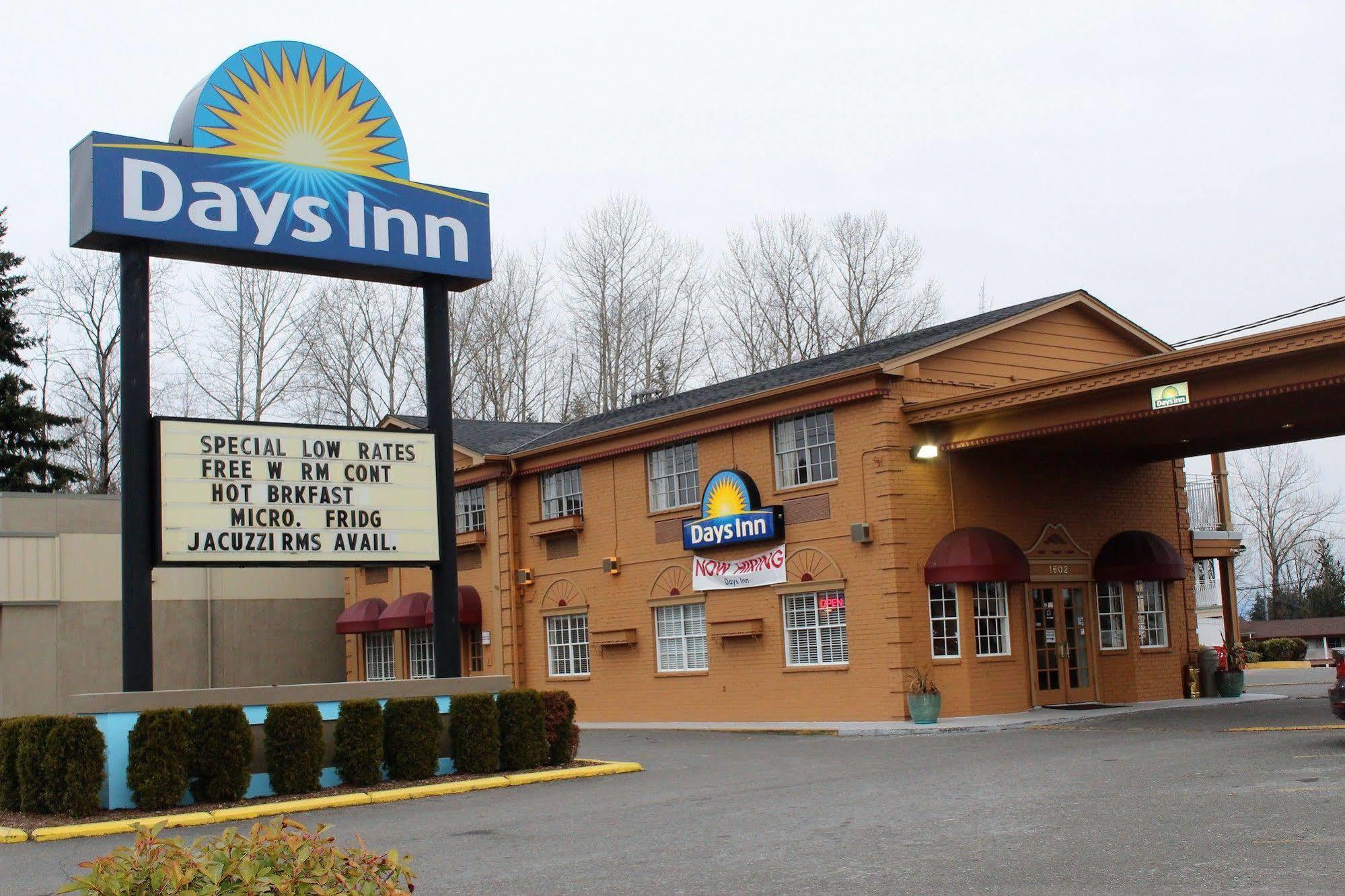 Days Inn By Wyndham אוורט מראה חיצוני תמונה